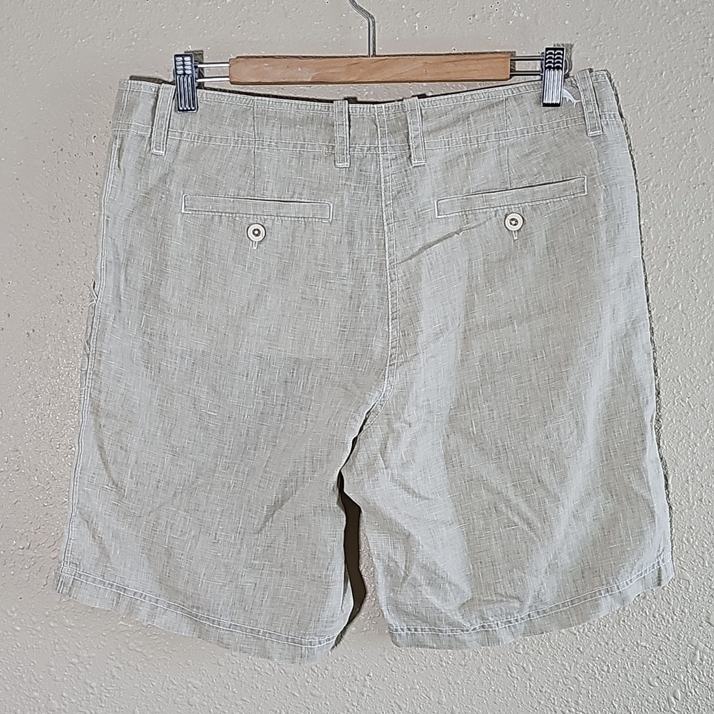 Tommy Bahama Sea Glass Bermuda. - Picture 6 of 9